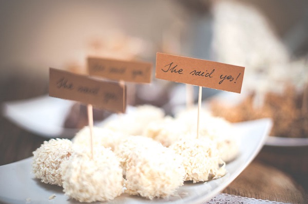 słodki stół na rustykalne wesele